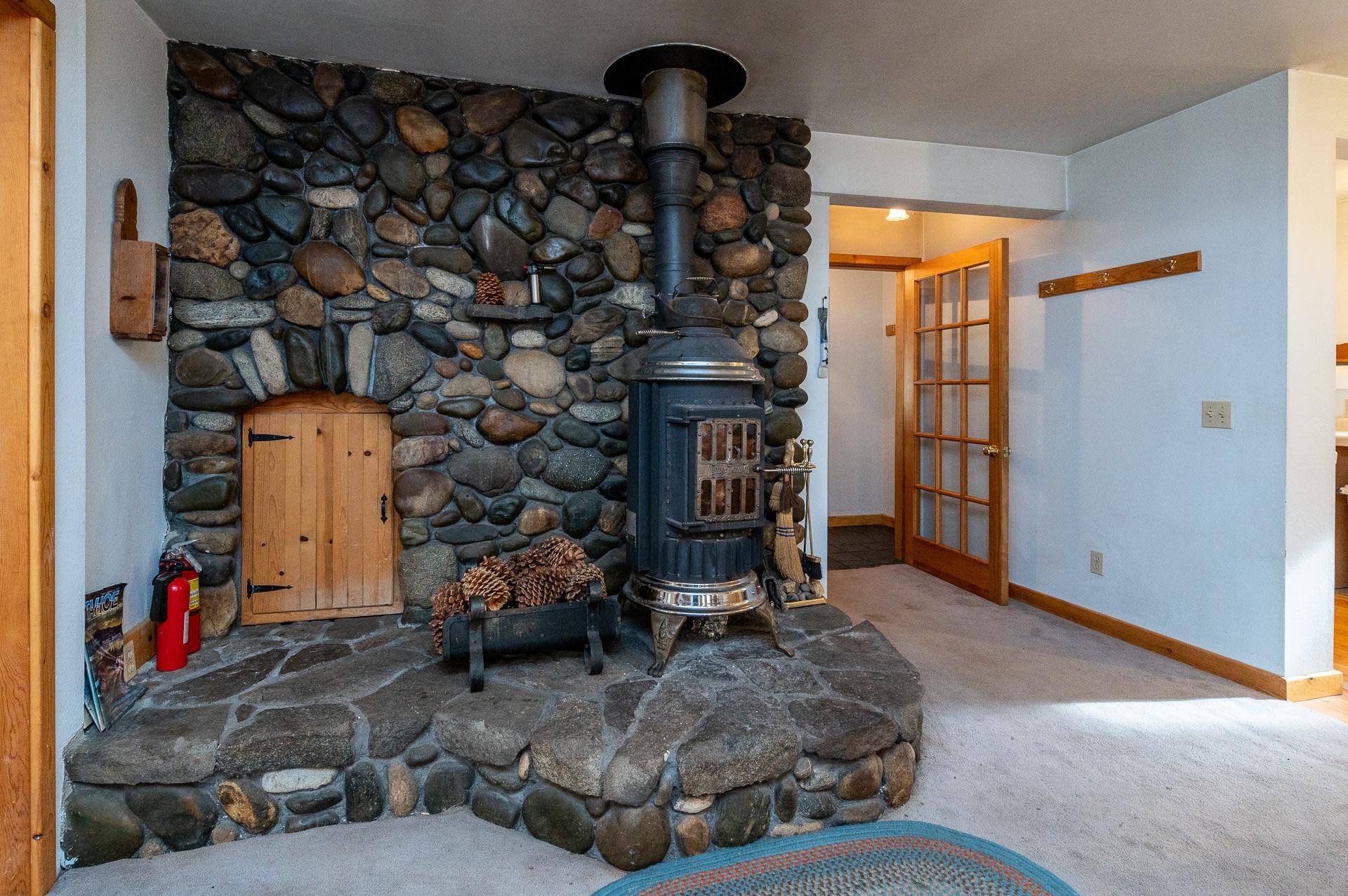 1191 Snow Crest Road Alpine Meadows, CA 96146 - Photo 7 of 21 a living room with furniture