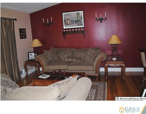 22 Rittner Lane Old Bridge, NJ 08857 - Photo 4 of 21 Gallery Image 4