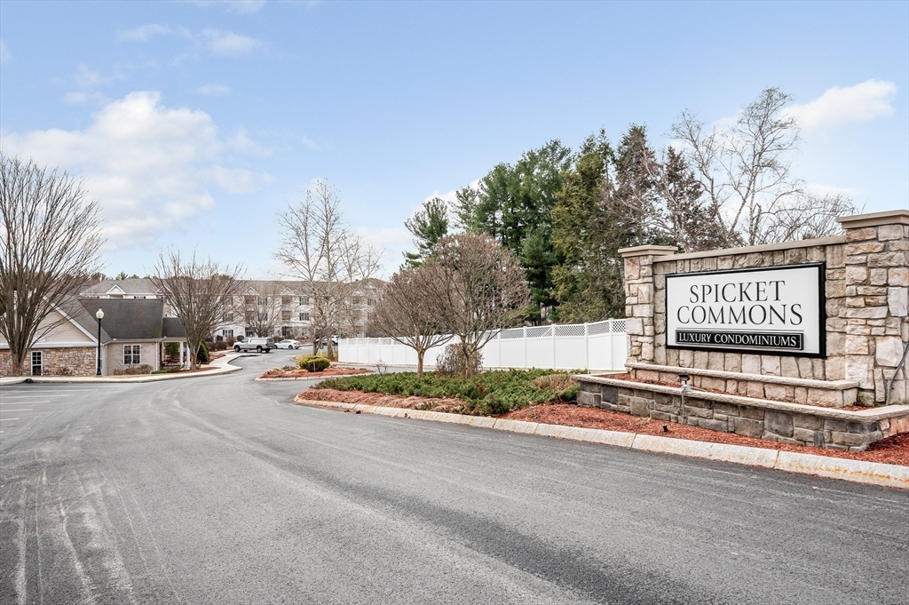 21 Hampshire Road, Unit 306 Methuen, MA 01844 - Photo 4 of 32
