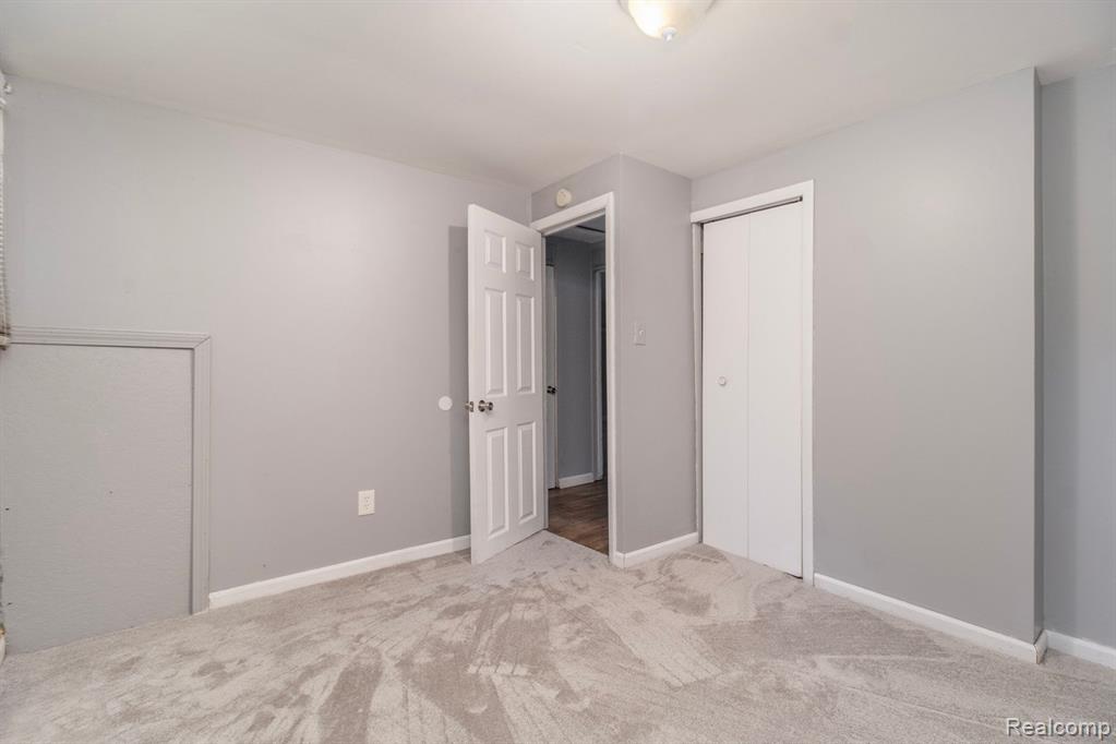 20954 Rensselaer Street Farmington, MI 48336 - Photo 13 of 21