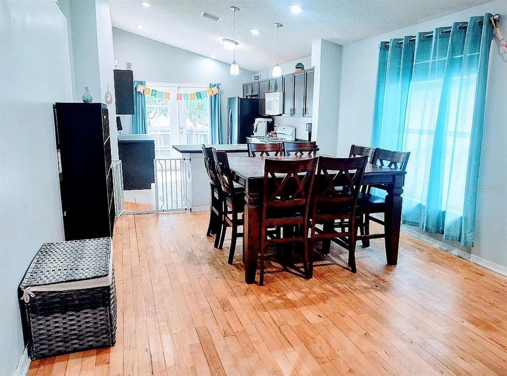 755 Cape Cod Circle Valrico, FL 33594 - Photo 4 of 16