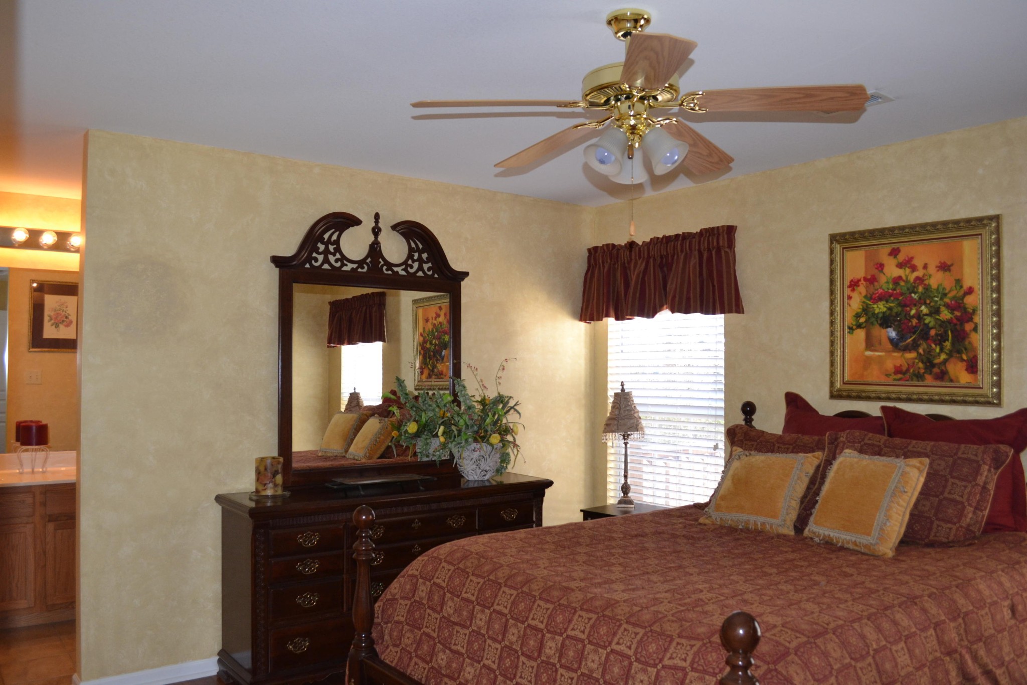 929 Station View Road Knoxville, TN 37919 - Photo 14 of 33 a bedroom with a bed and a dresser