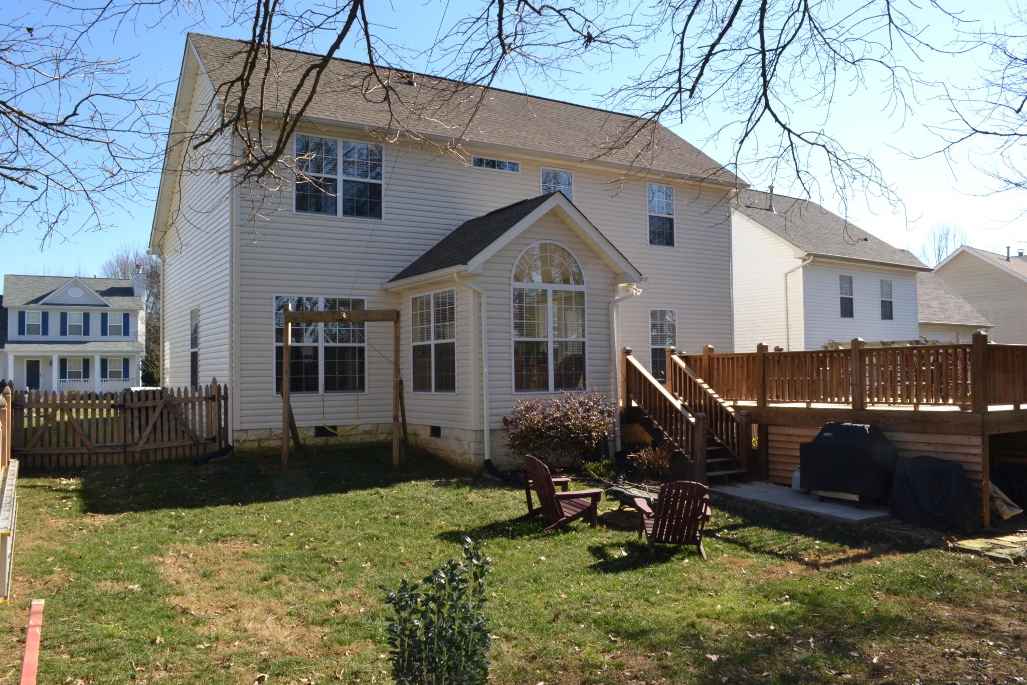 929 Station View Road Knoxville, TN 37919 - Photo 23 of 33 a front view of a house with garden