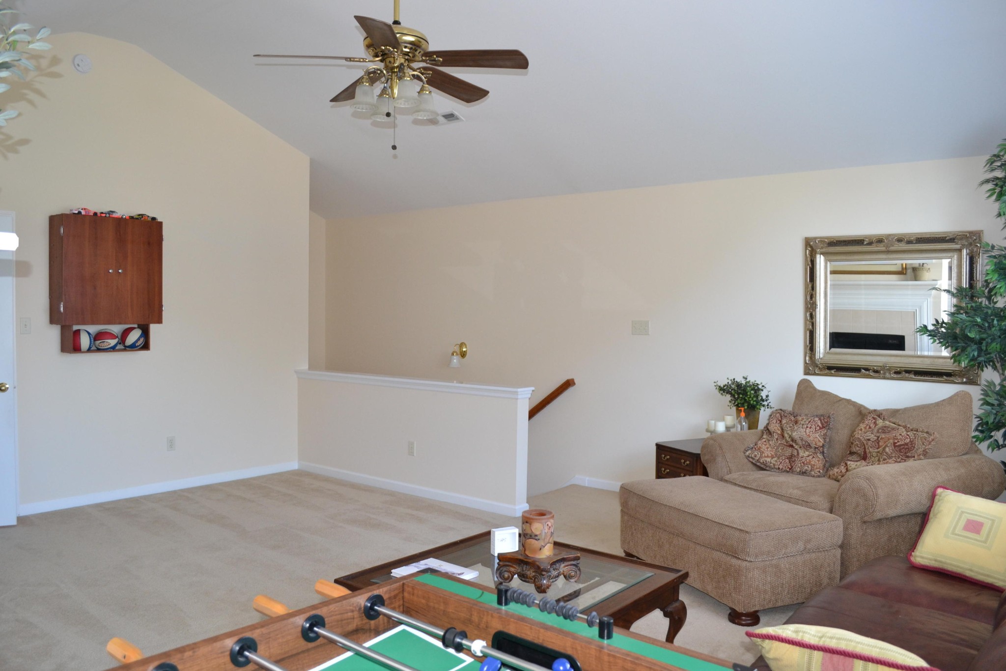 929 Station View Road Knoxville, TN 37919 - Photo 4 of 33 a living room with furniture and a wooden floor