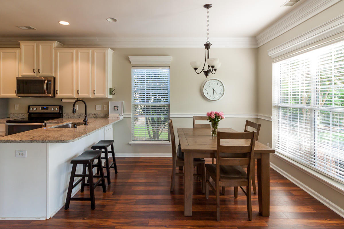 eat in kitchen