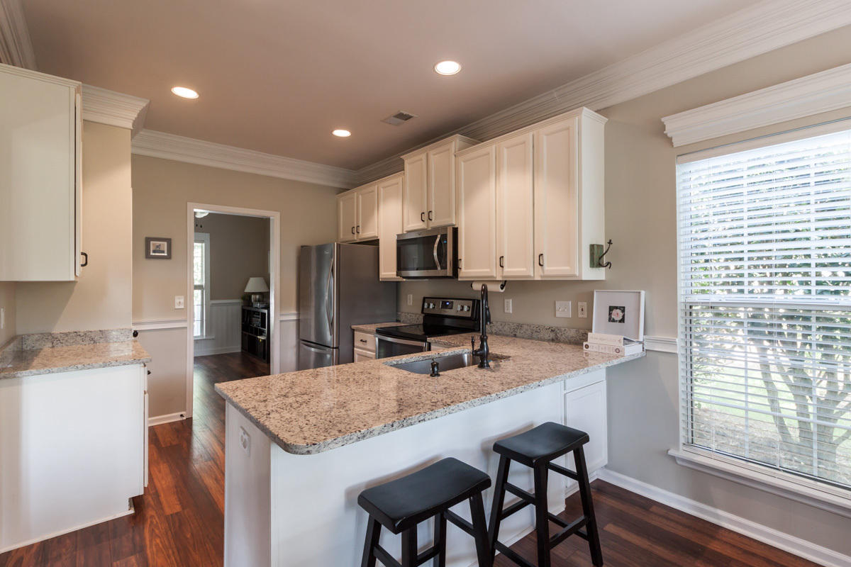kitchen counter/sink