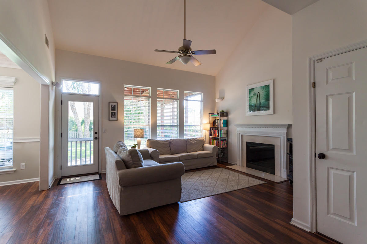 545 Pritchards Point Drive Mount Pleasant, SC 29464 - Photo 8 of 25 family room