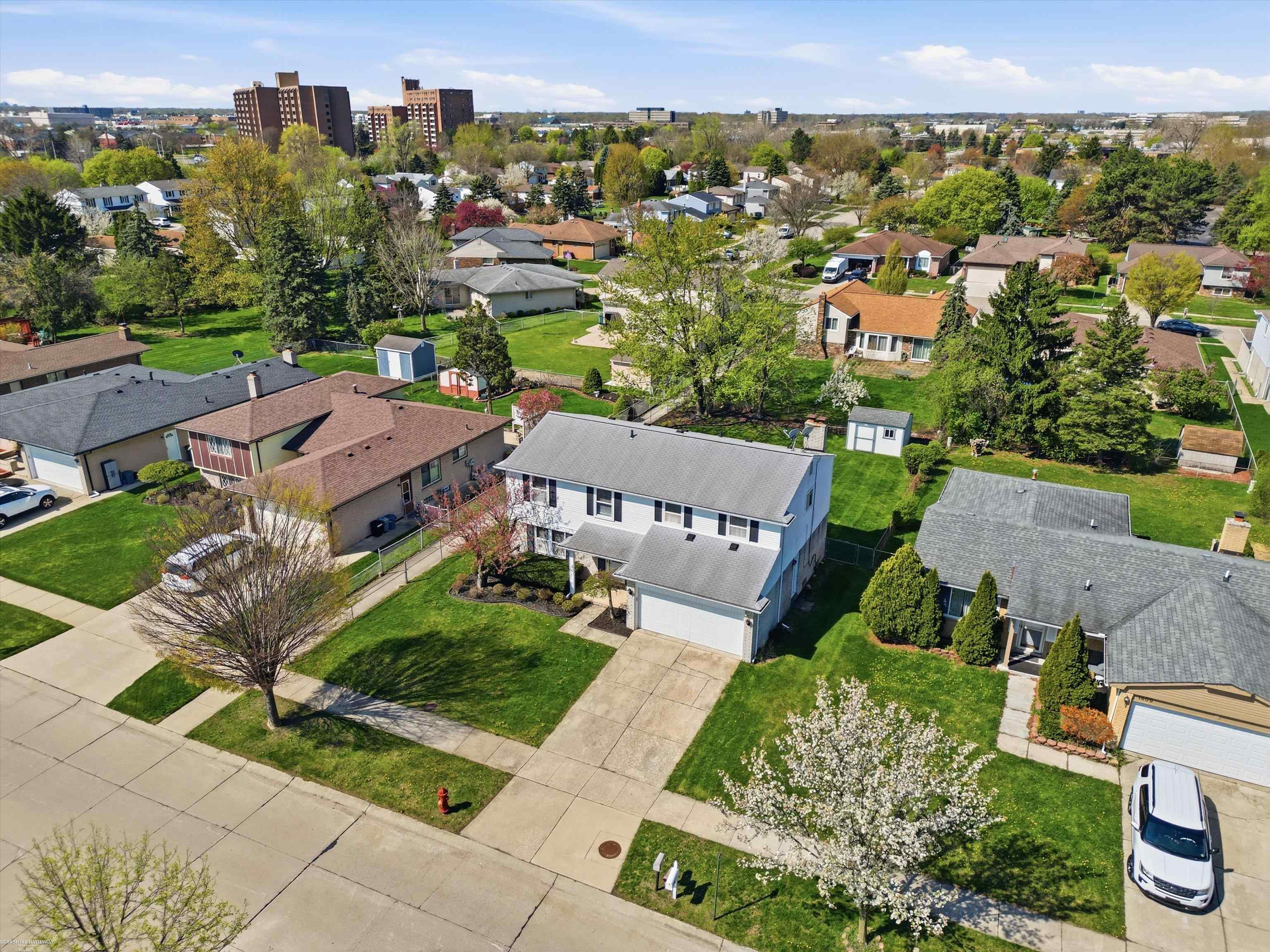 1405 Shaker Street Troy, MI 48083 - Photo 42 of 51 50205374-20f6d40b-2bca-409a-b04a-bb655fece146.JPG