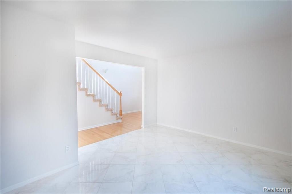 2825 Long Meadow Lane Rochester Hills, MI 48307 - Photo 7 of 58 Gallery Image 7