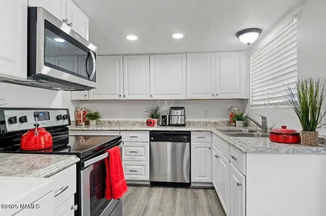 $2,100 | 2905 North Aris Street, Unit A, Flagstaff, AZ 86004