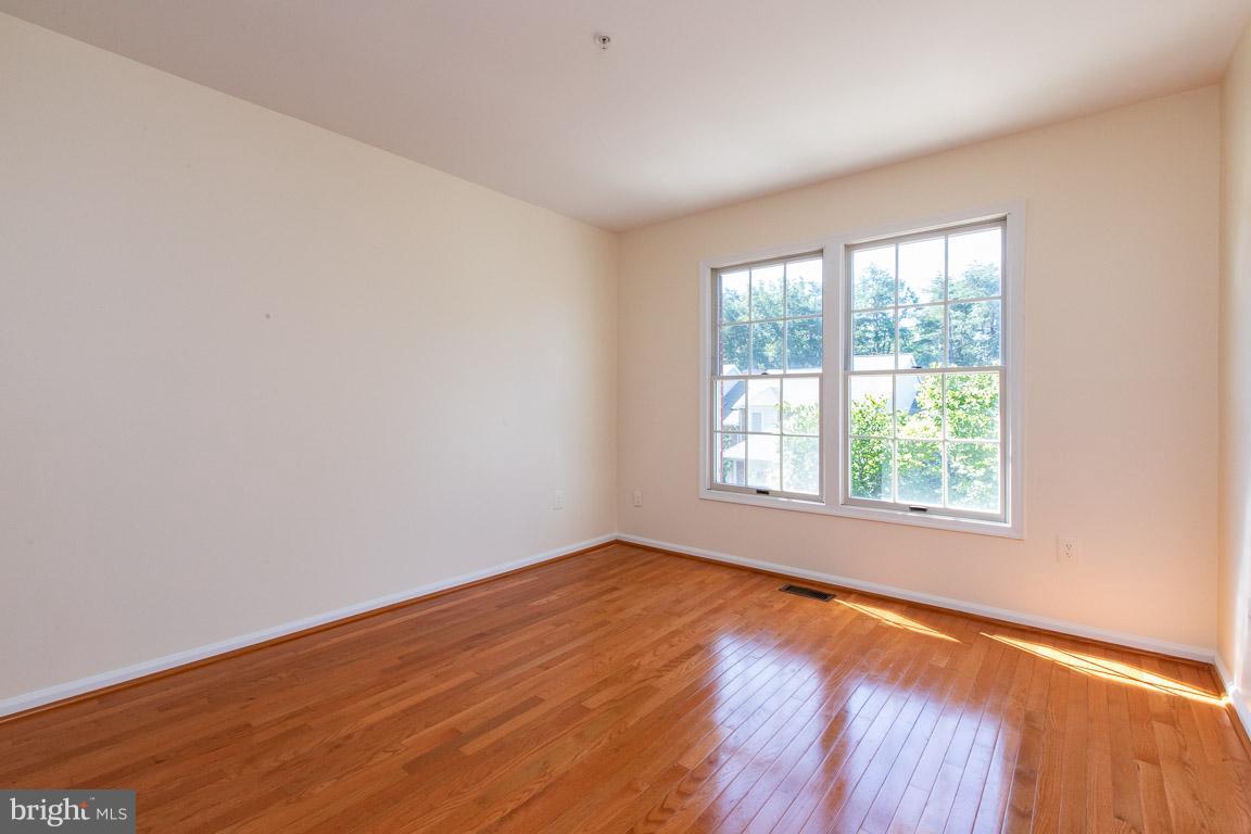 9223 Ispahan Loop Laurel, MD 20708 - Photo 15 of 25 Bedroom