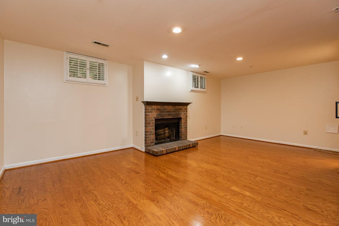 9223 Ispahan Loop Laurel, MD 20708 - Photo 18 of 25 Family Room