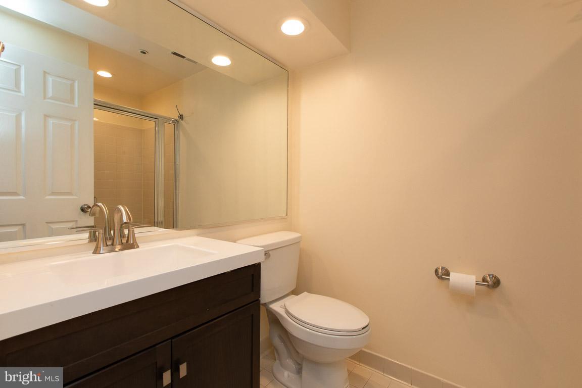 9223 Ispahan Loop Laurel, MD 20708 - Photo 20 of 25 Bath