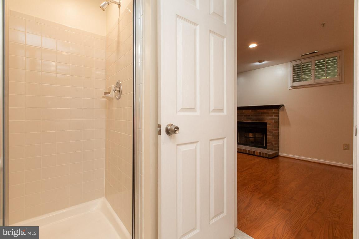 9223 Ispahan Loop Laurel, MD 20708 - Photo 21 of 25 Family Room
