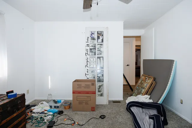 a view of workspace with workspace and windows