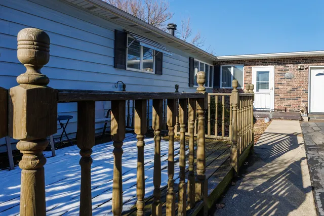 $97,500 | 48 Avenue A, Bloomington, IL 61704