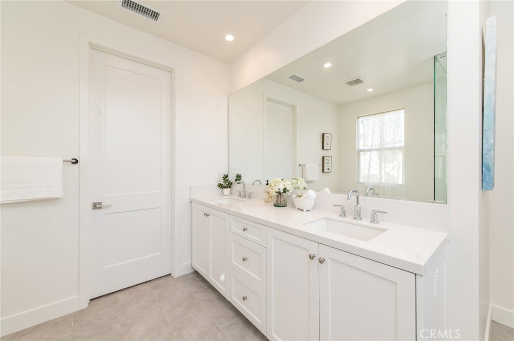 258 Maricopa Irvine, CA 92618 - Photo 21 of 44