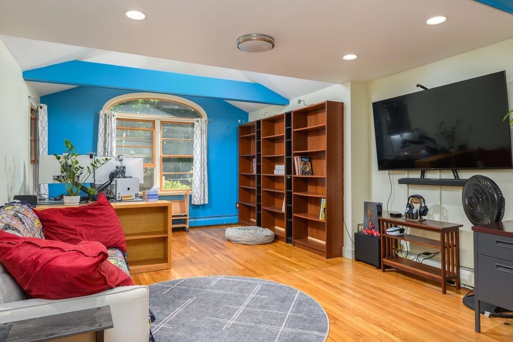 142 Jamieson Road Holden, MA 01520 - Photo 5 of 26