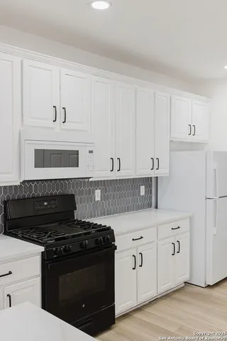 $2,900 | 8347 Piney Wood, San Antonio, TX 78255