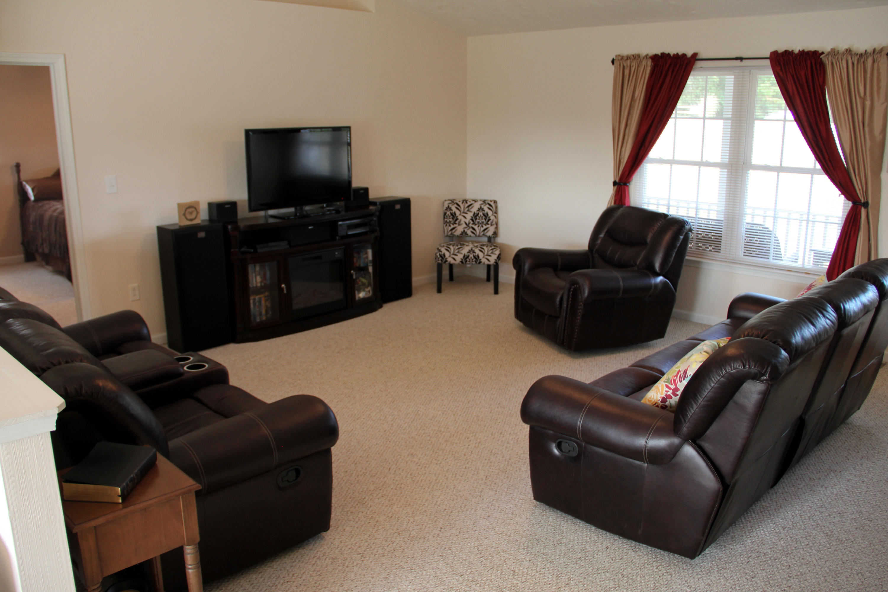 3485 Hales Ford Road Moneta, VA 24121 - Photo 9 of 27 living room