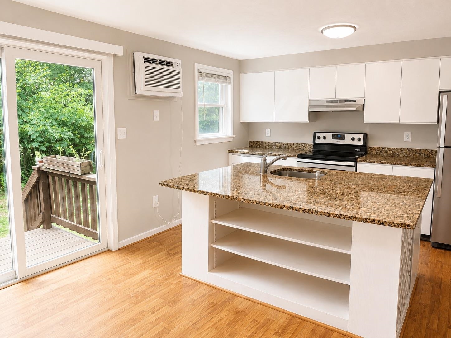 355 Circle Road, Unit UA04 Manchester, NH 03103 - Photo 13 of 34 Gallery Image 13