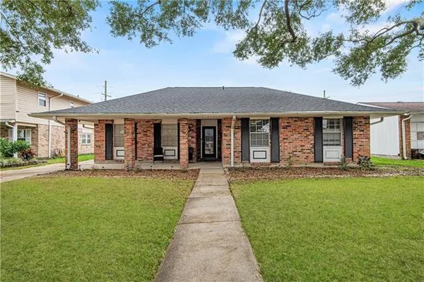 $2,700 | 3511 Hyman Place, New Orleans, LA 70131