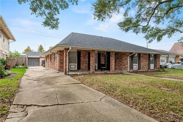 $2,700 | 3511 Hyman Place, New Orleans, LA 70131