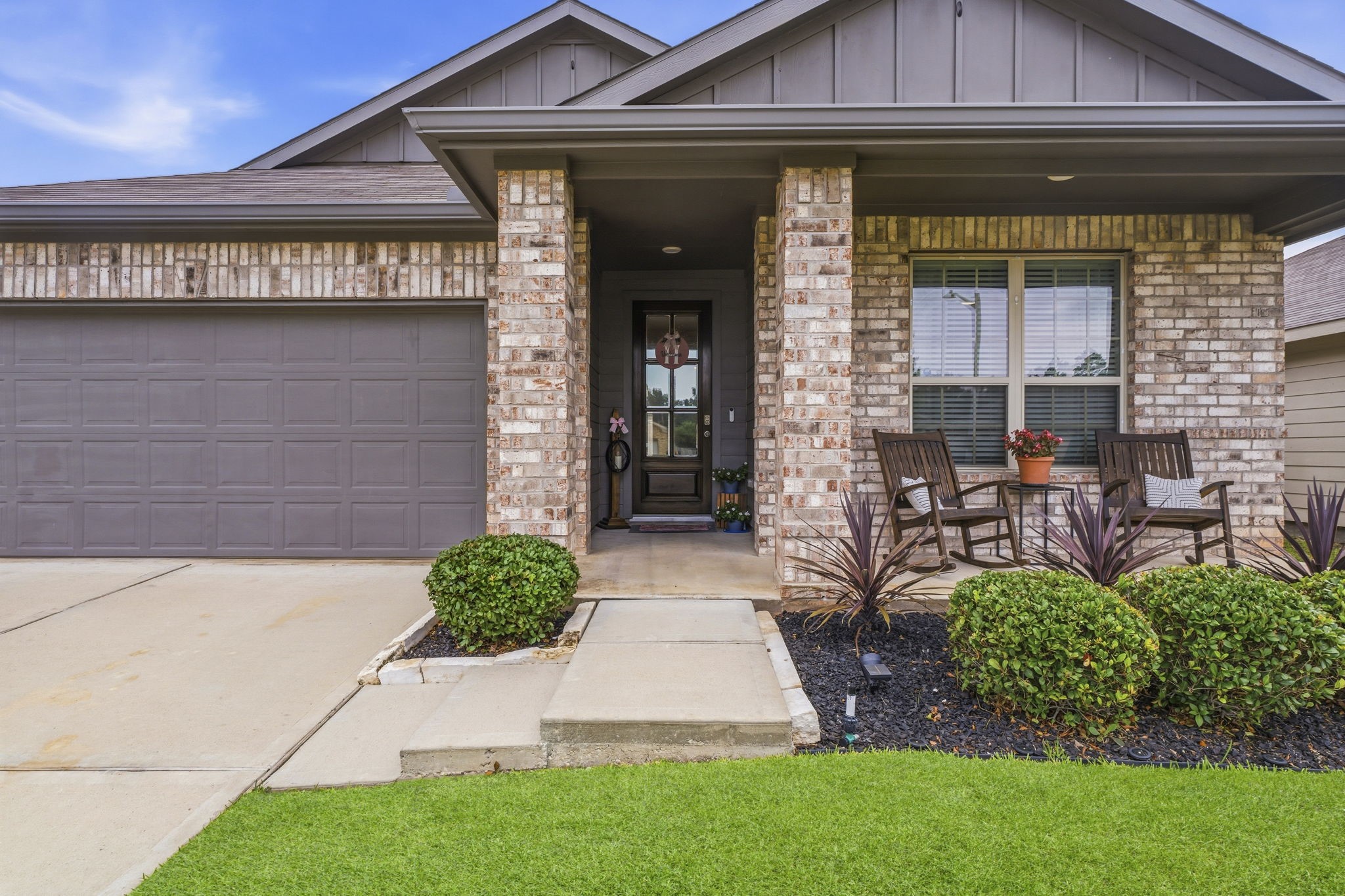 2029 Cedar Tree Court Conroe, TX 77301 - Photo 3 of 34