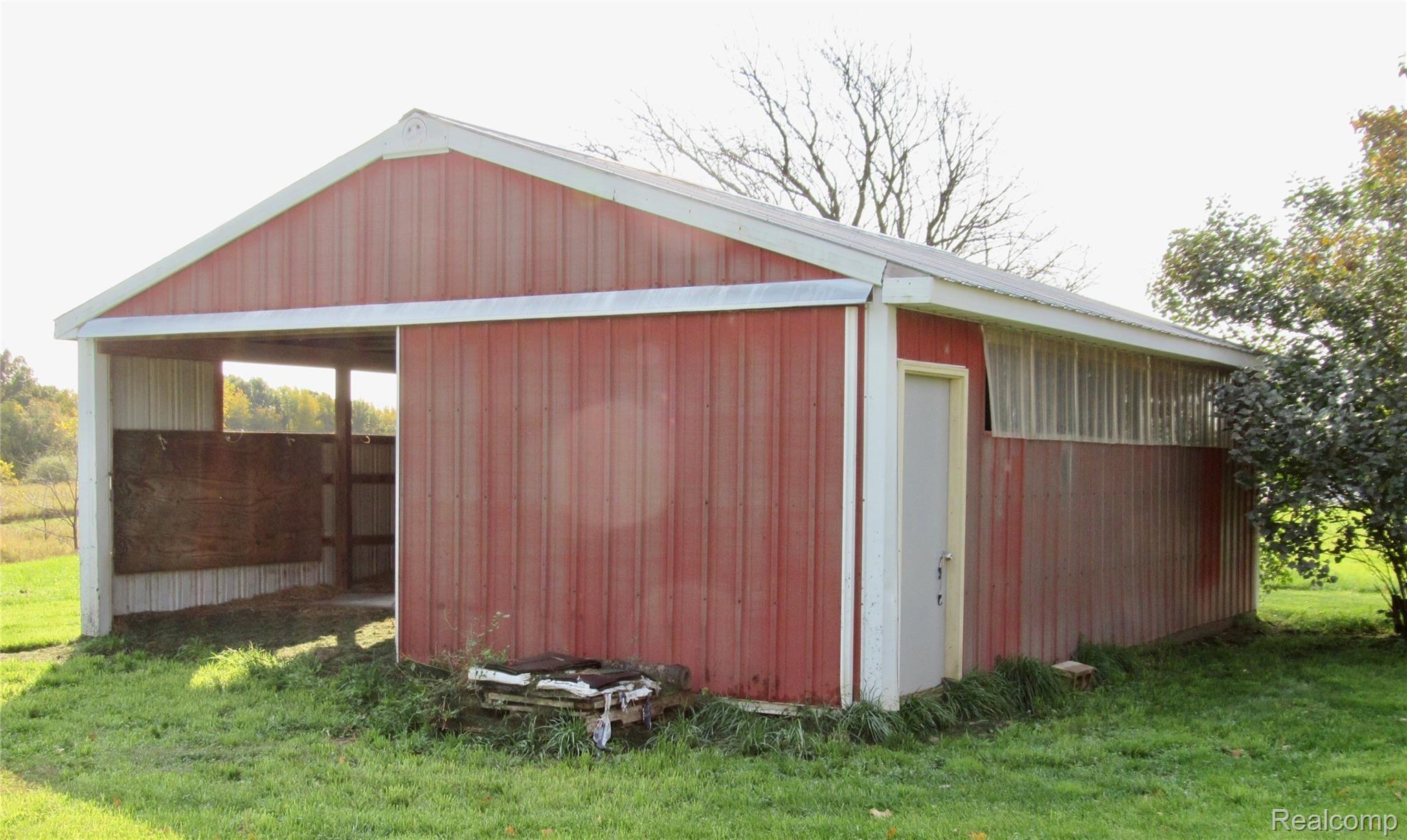 11058 Horton Road Goodrich, MI 48438 - Photo 3 of 26 8BFF5E7C-517E-443F-BEF7-129384B72668_1_201_a.jpeg