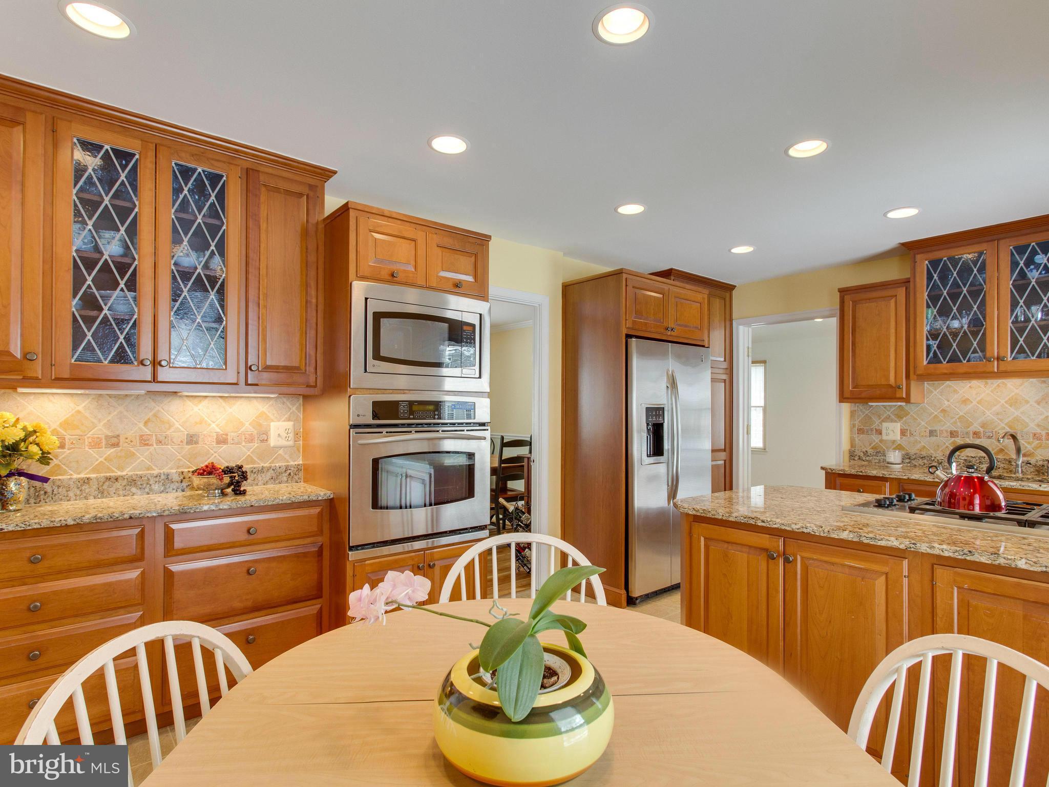 9304 Winbourne Road Burke, VA 22015 - Photo 12 of 30 Kitchen w/ Comfy Eat-in Area