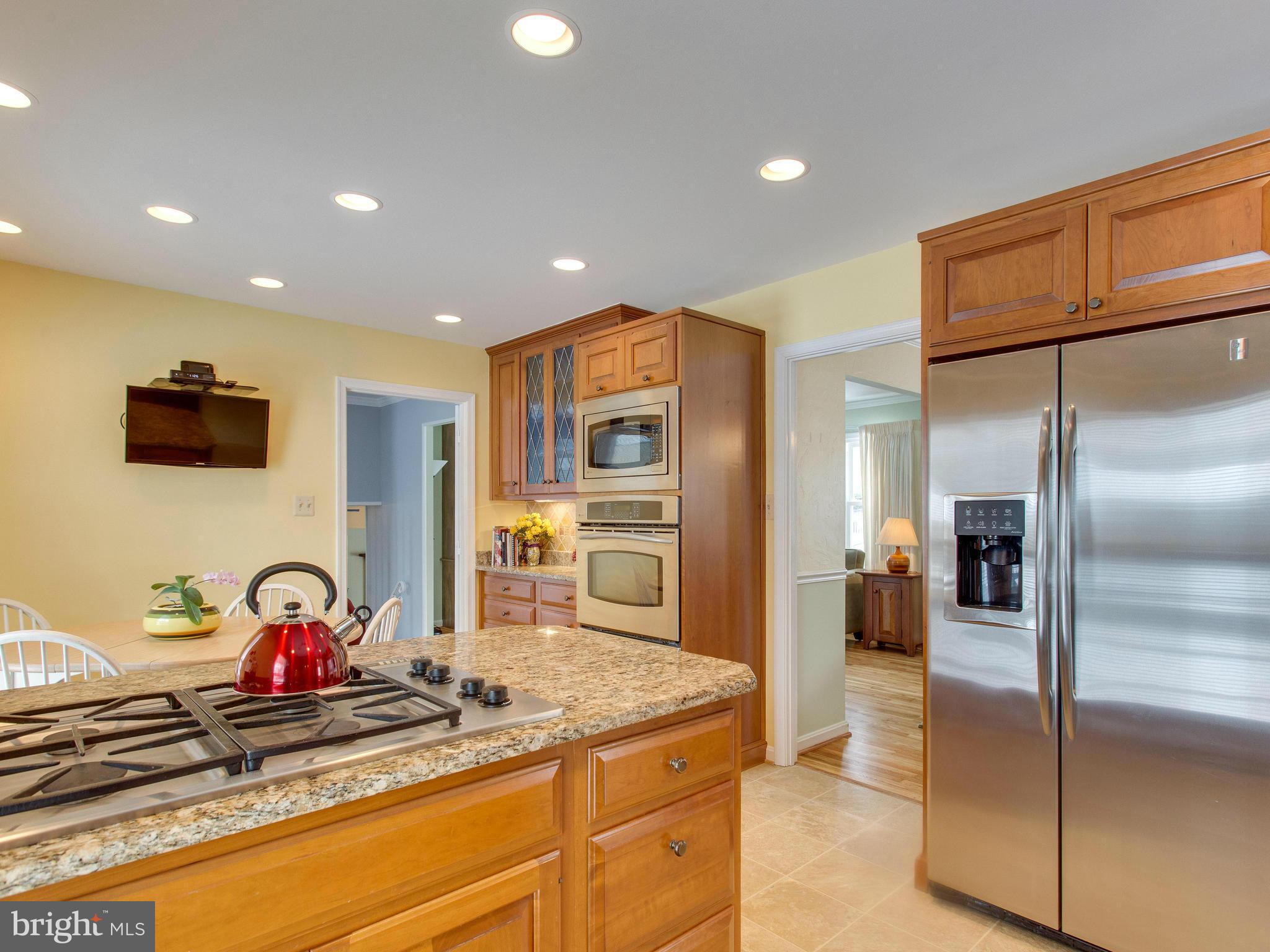 9304 Winbourne Road Burke, VA 22015 - Photo 10 of 30 SS Appliances (Gas Cook Top w/Downdraft)