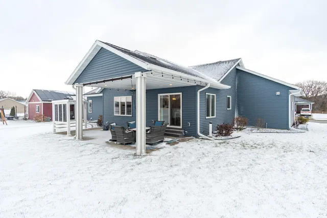 $585,000 | 1506 Bridger Drive, Holmen, WI 54636