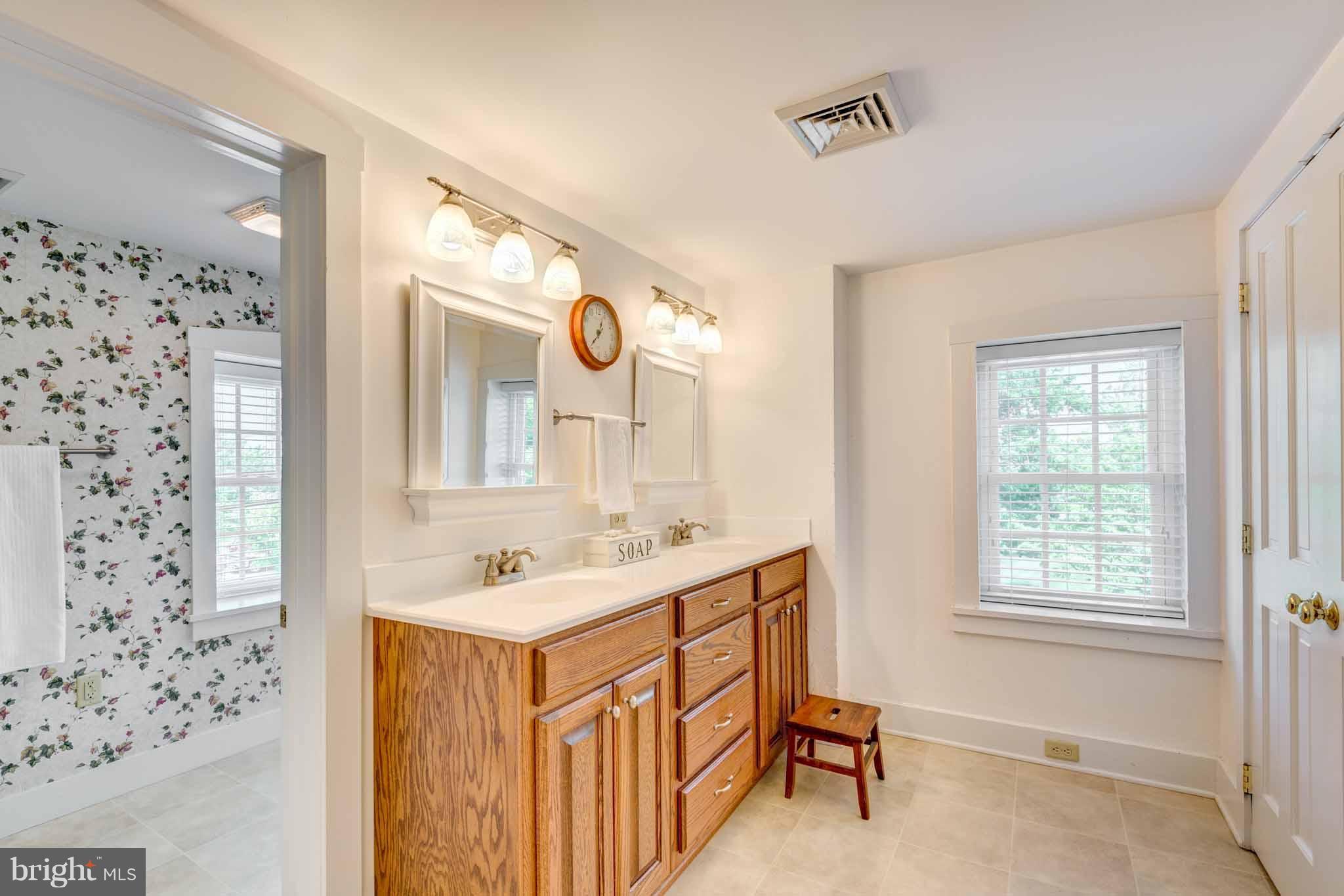 4575 Harney Road Taneytown, MD 21787 - Photo 23 of 30 Hall Bath
