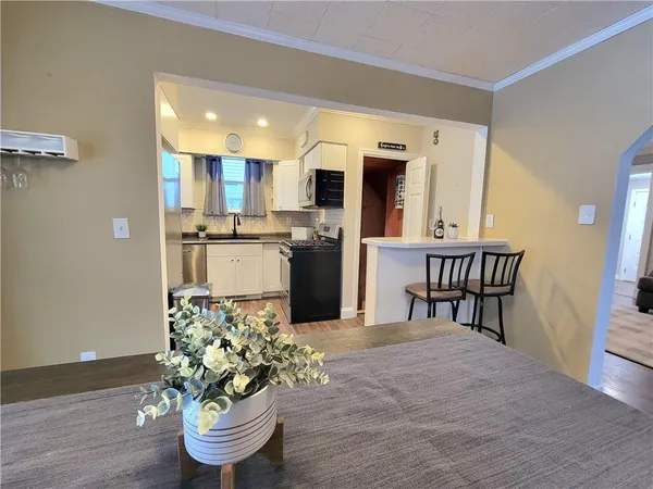 $220,000 | 496 7th Avenue, Coraopolis, PA 15108