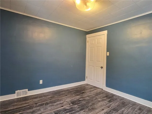 $220,000 | 496 7th Avenue, Coraopolis, PA 15108