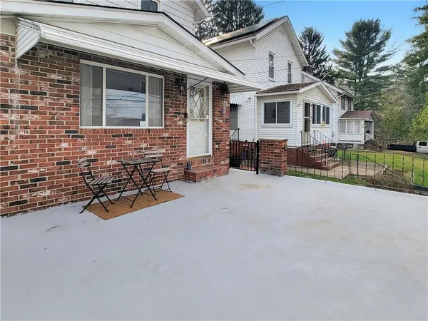 $220,000 | 496 7th Avenue, Coraopolis, PA 15108