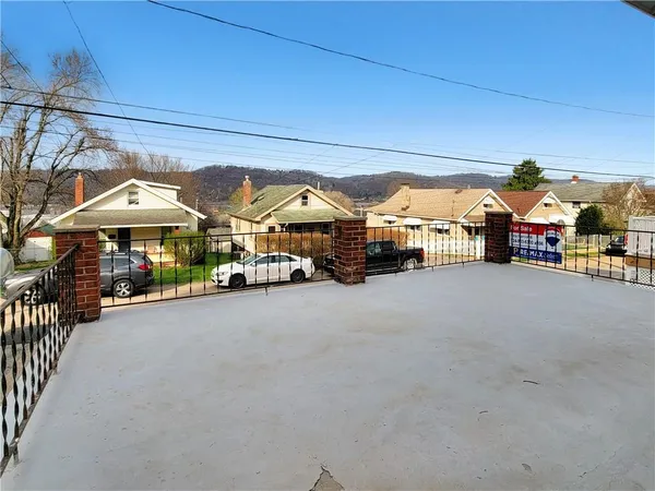$220,000 | 496 7th Avenue, Coraopolis, PA 15108