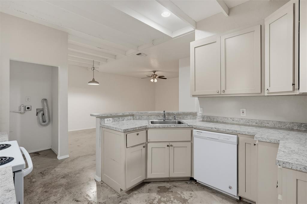 103 Del Rio Avenue, Unit B Benbrook, TX 76126 - Photo 16 of 31
