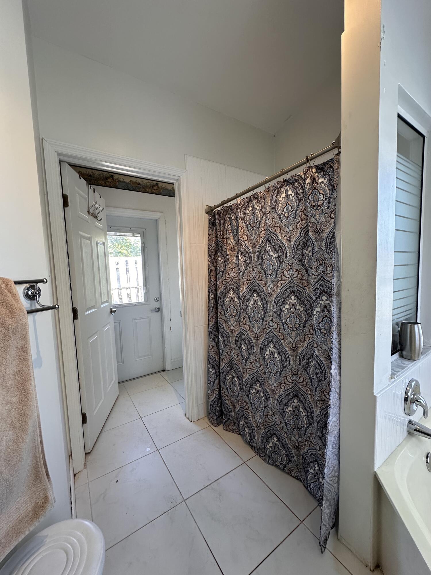 1761 Southwest 135th Way Miramar, FL 33027 - Photo 20 of 24 IMG_4461