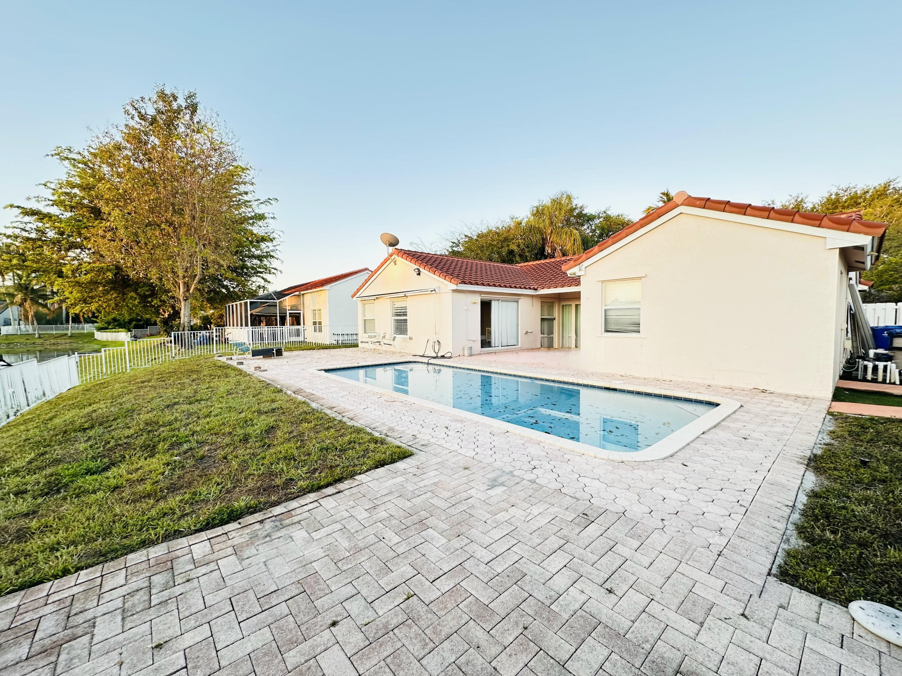 1761 Southwest 135th Way Miramar, FL 33027 - Photo 2 of 24 IMG_4619