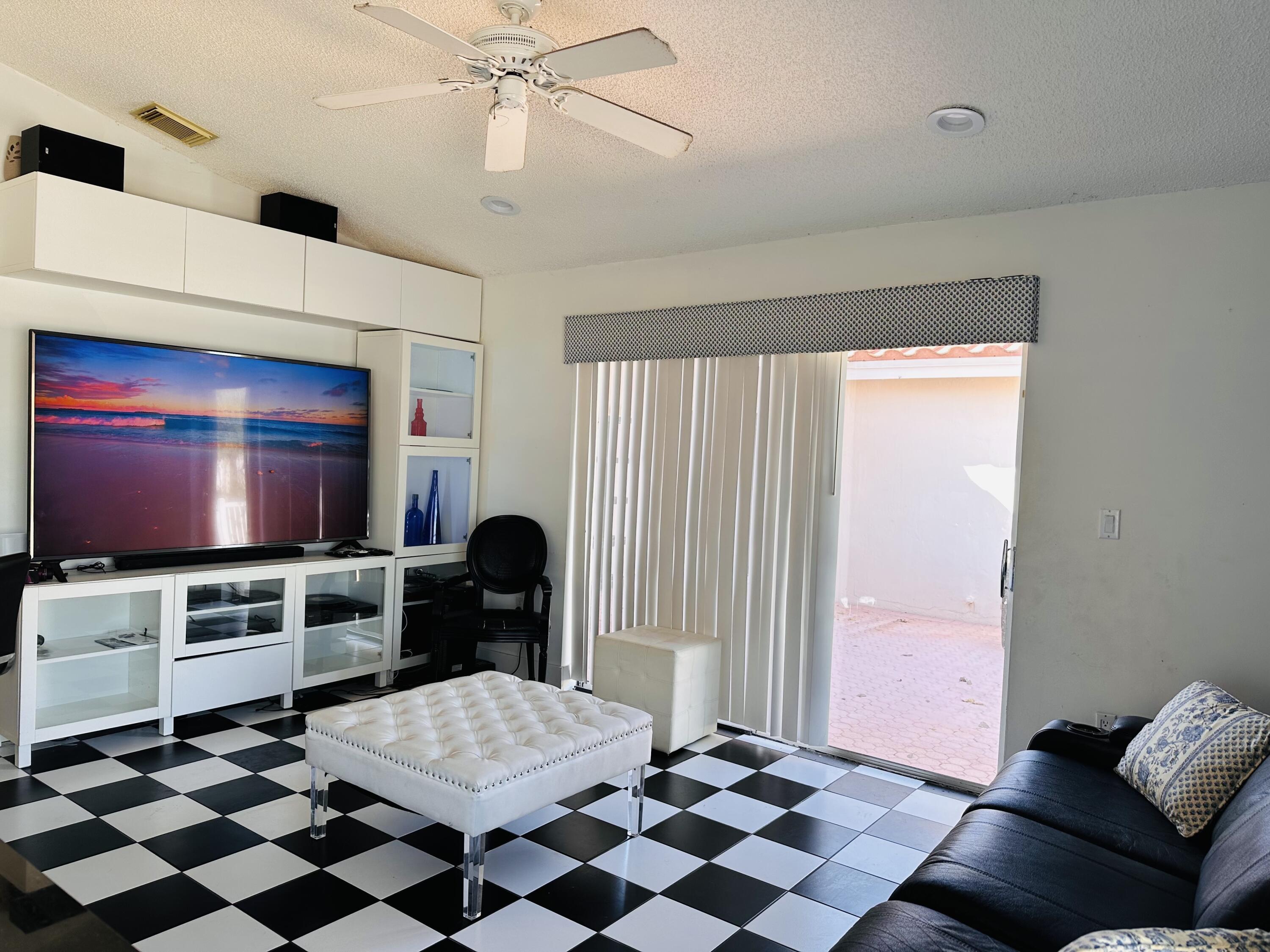 1761 Southwest 135th Way Miramar, FL 33027 - Photo 7 of 24 IMG_4332 2
