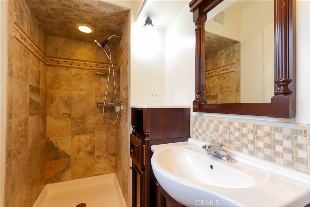 10817 Leffingwell Road Norwalk, CA 90650 - Photo 22 of 27