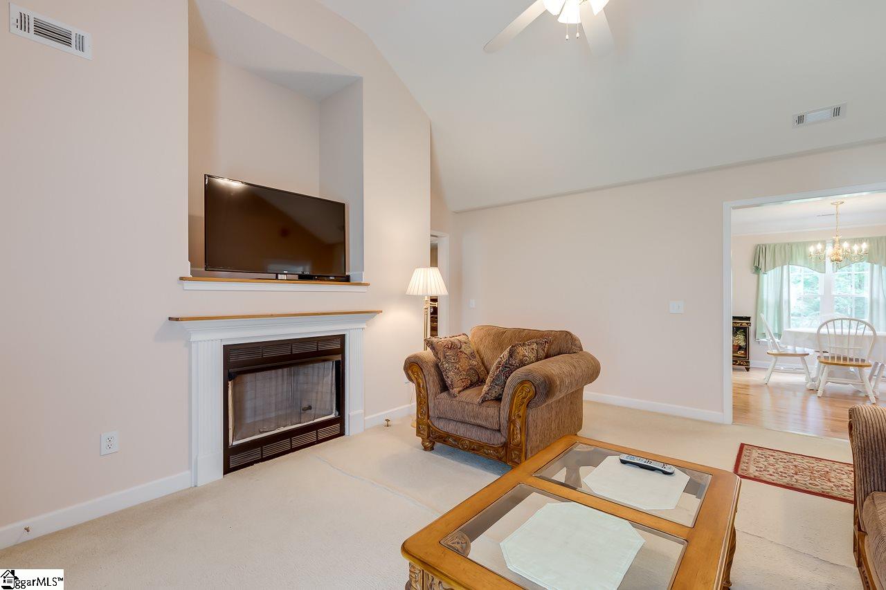 221 Ridgeland Circle Easley, SC 29640 - Photo 8 of 35 Gallery Image 8