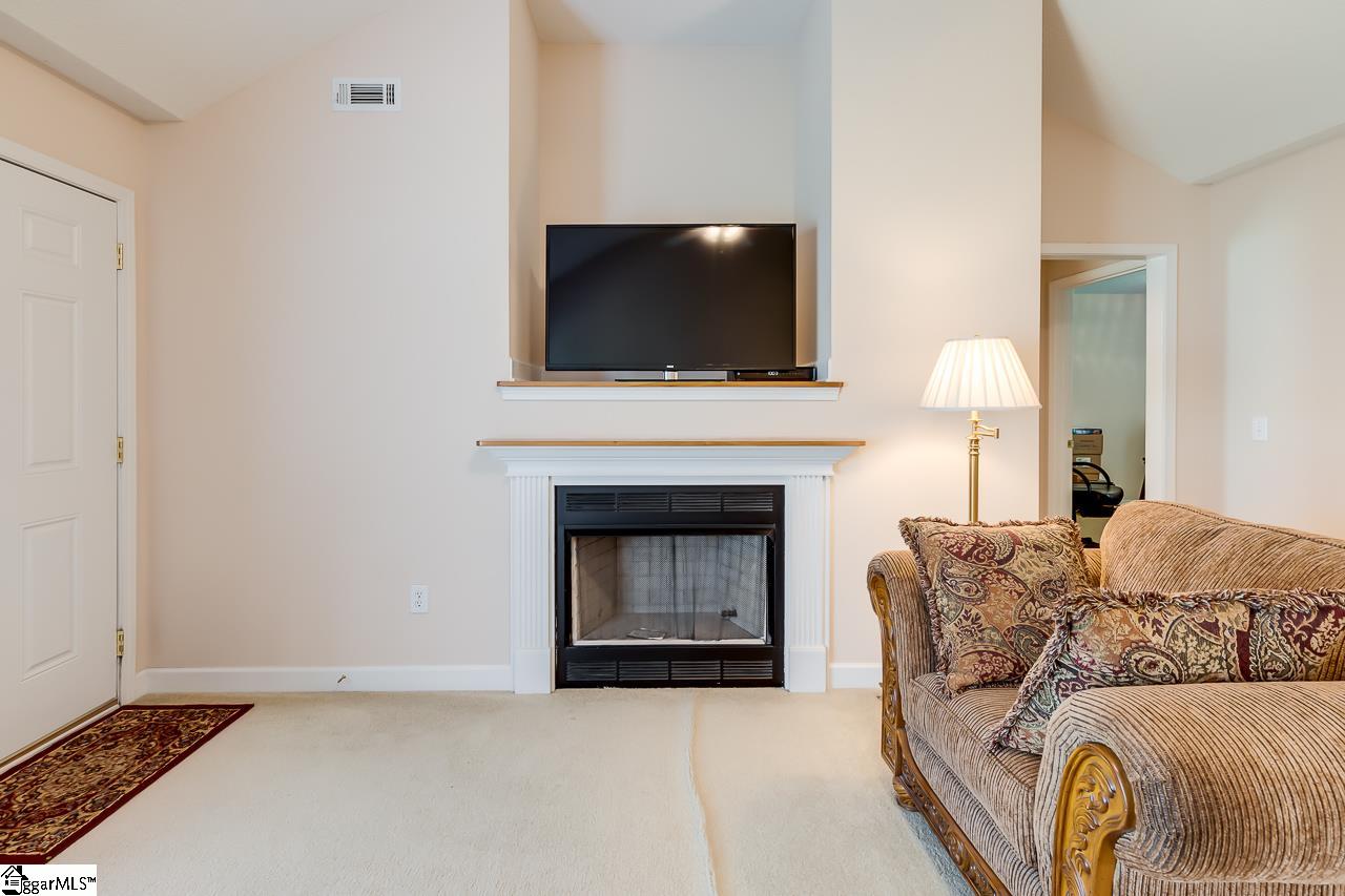 221 Ridgeland Circle Easley, SC 29640 - Photo 9 of 35 Gallery Image 9