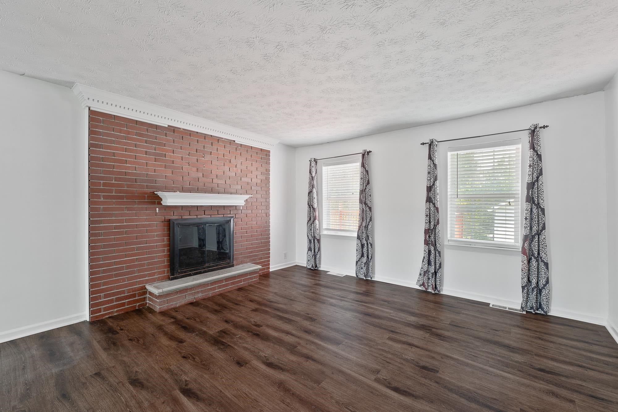 5996 East Pea Ridge Road Huntington, WV 25705 - Photo 3 of 16 Gallery Image 3