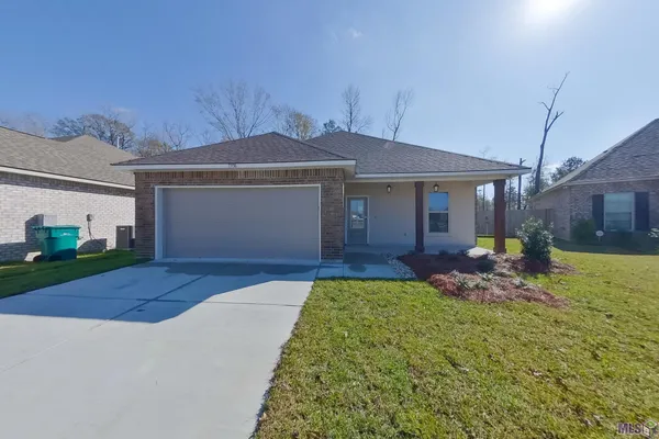 $1,925 | 13936 Barrington Avenue, Denham Springs, LA 70726