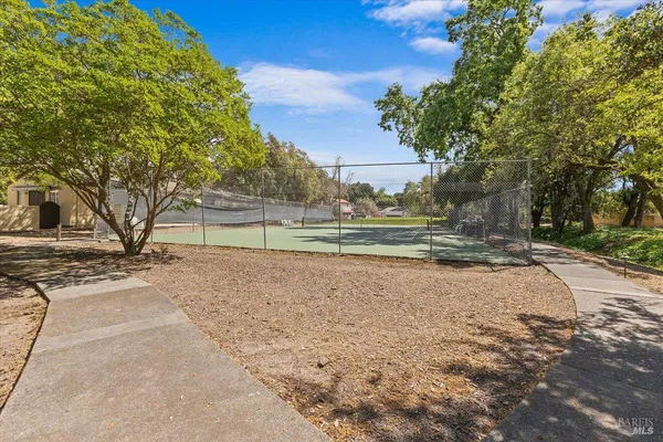 $595,000 | 920 Shady Oak Drive, Santa Rosa, CA 95404
