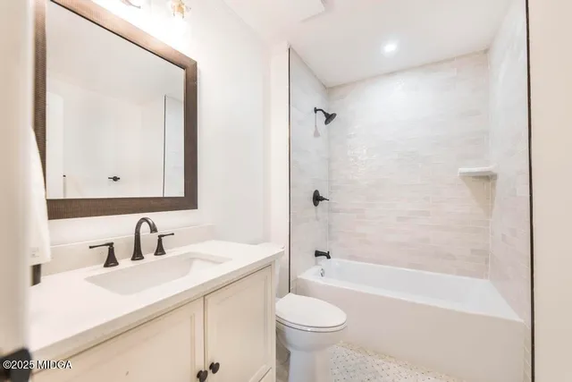 $369,900 | 2956 Malvern Hill Drive, Macon, GA 31204