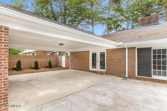 $369,900 | 2956 Malvern Hill Drive, Macon, GA 31204