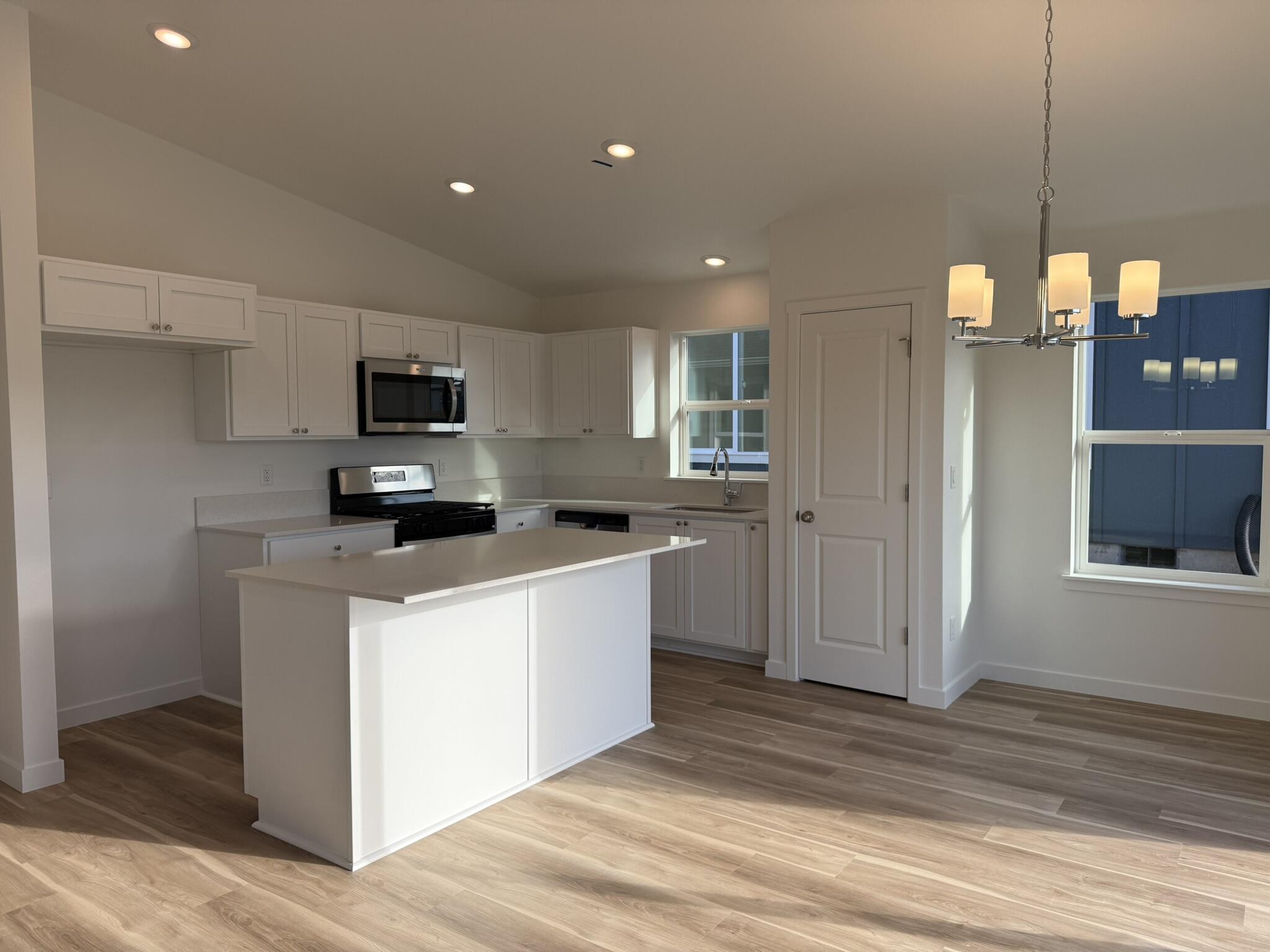 213 Southeast Peppermint Loop, Unit 2 Culver, OR 97734 - Photo 5 of 13
